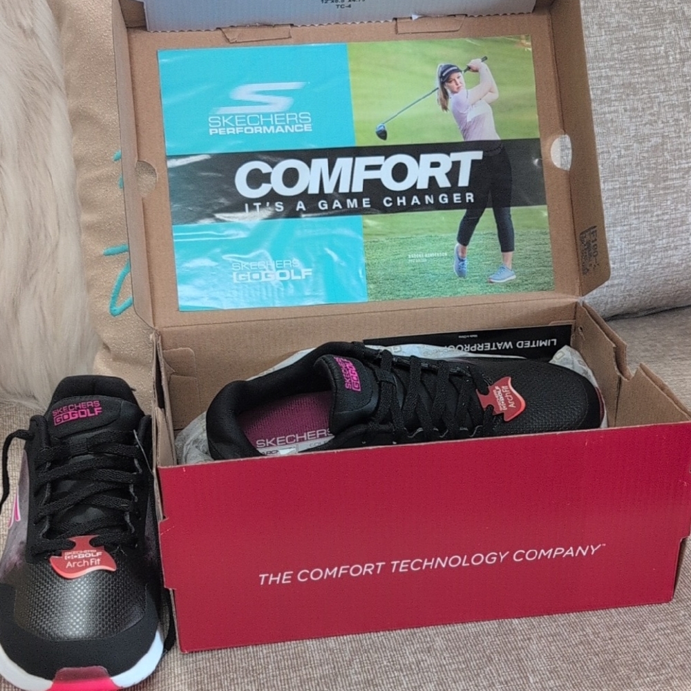 Skechers Women's Black and Pink Performance Sneakers Go Golf Brand New